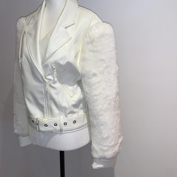 🛑🛑Fashion Nova Ivory White faux fur sleeves moto crop jacket size Large🛑🛑 - Picture 6 of 13